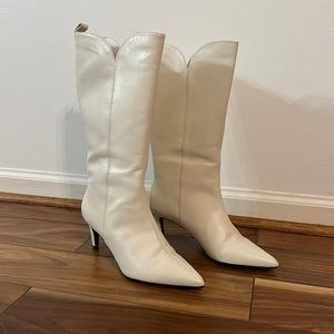 White leather Ted Baker Seydi pointed toe boots!